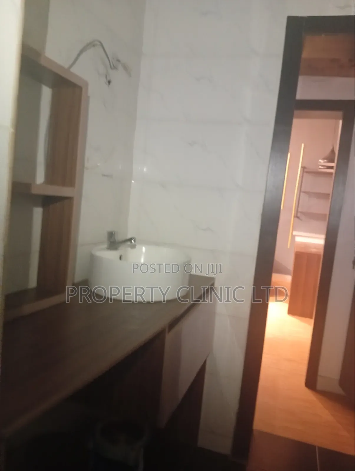Mini Flat in Adekunle /Yaba for sale in Adekunle