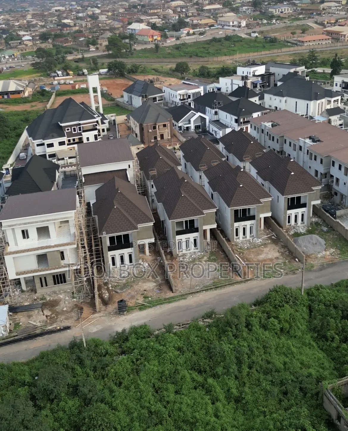 4bdrm Duplex in Carlton Gate, Akobo for sale in Akobo
