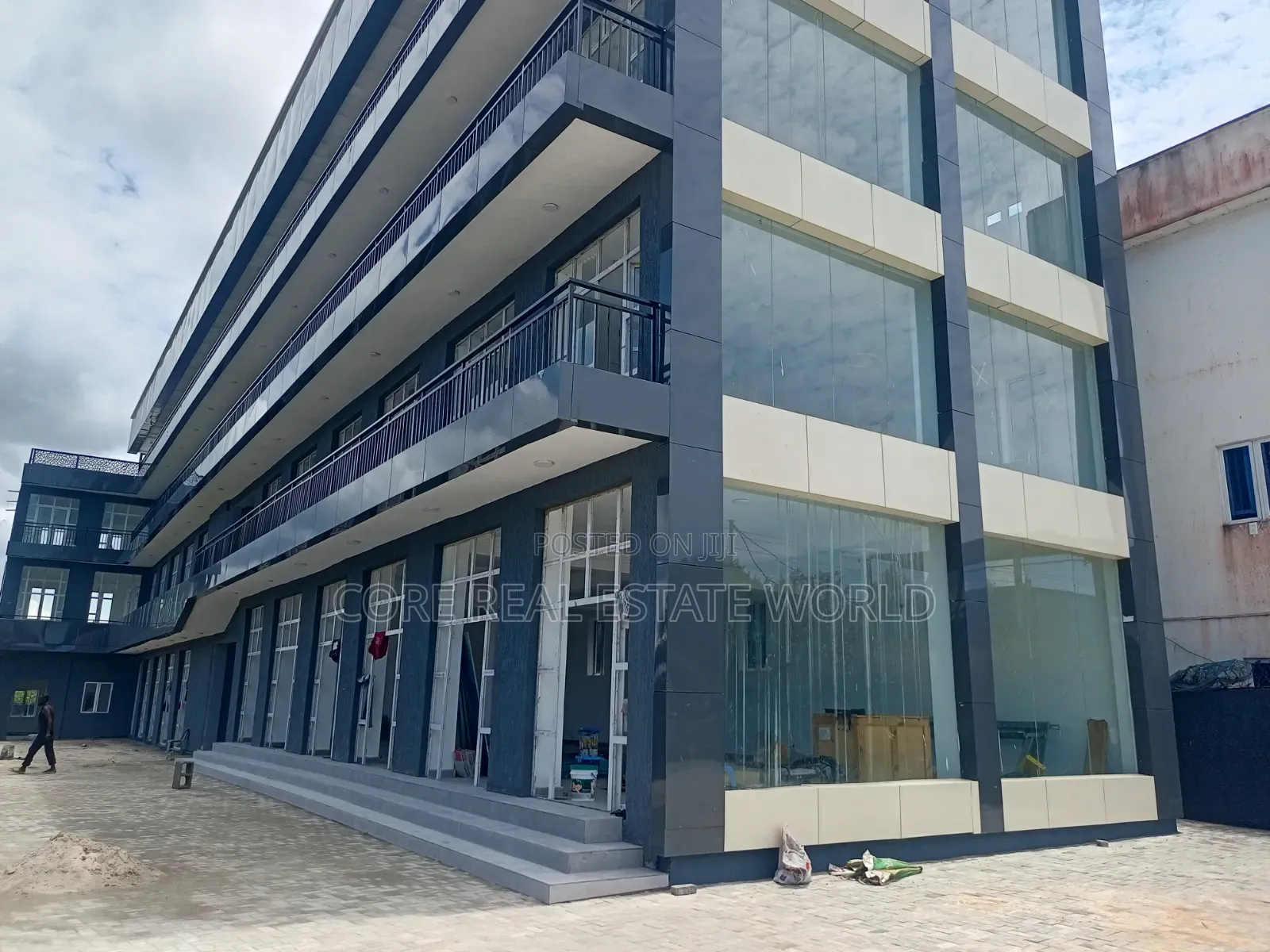New Spacious Shop Awoyaya Facing Express for Rent in Awoyaya