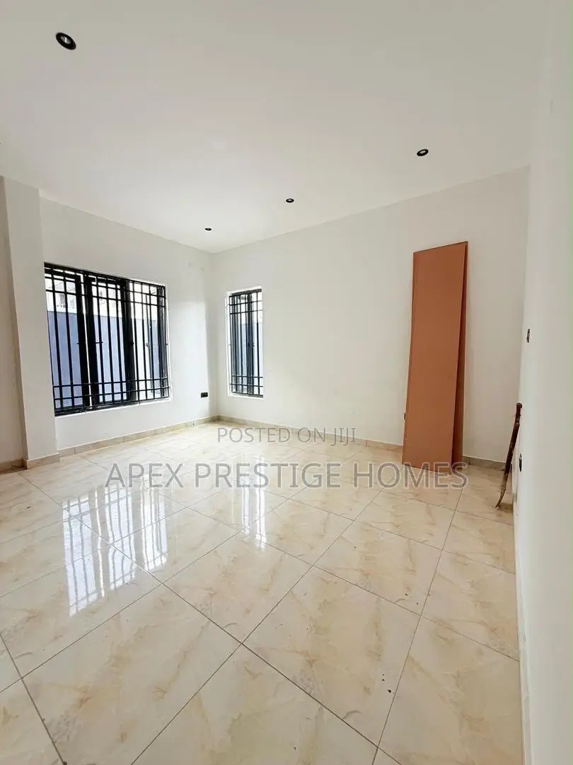 4bdrm Duplex in Obafemi Owode for sale in Obafemi-Owode