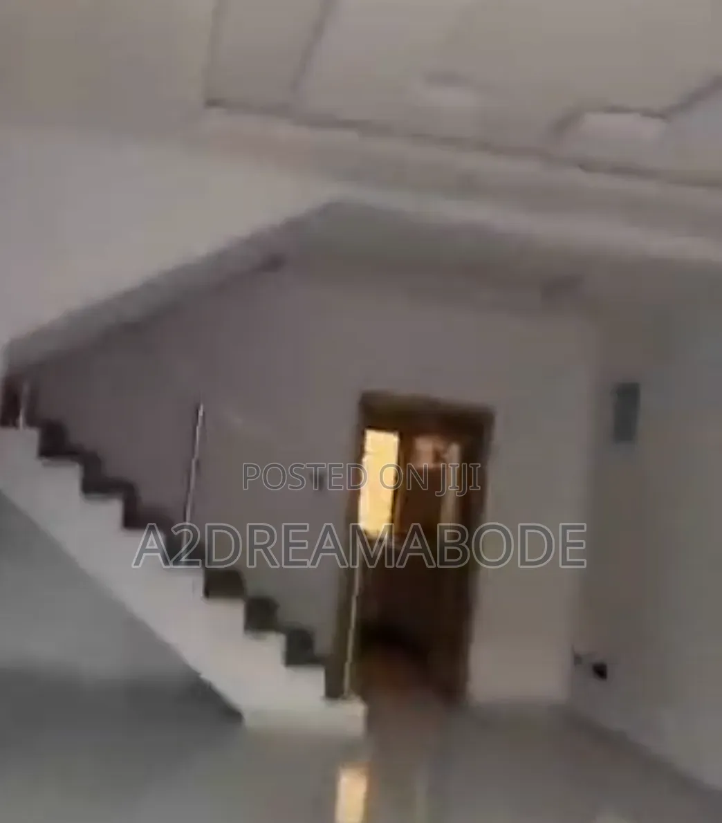 4bdrm Duplex in Yaba, Onike for sale in Onike
