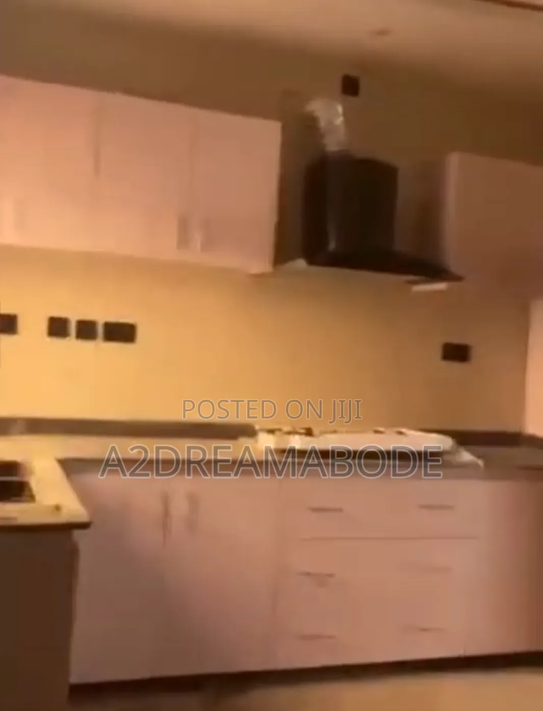 4bdrm Duplex in Yaba, Onike for sale in Onike