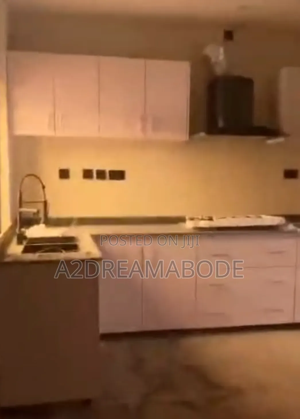 4bdrm Duplex in Yaba, Onike for sale in Onike