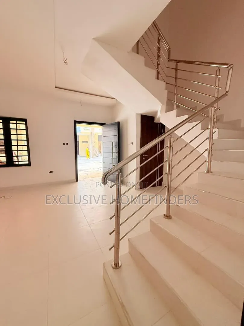 3bdrm Duplex in Sherwood Court, Sangotedo for sale in Sangotedo