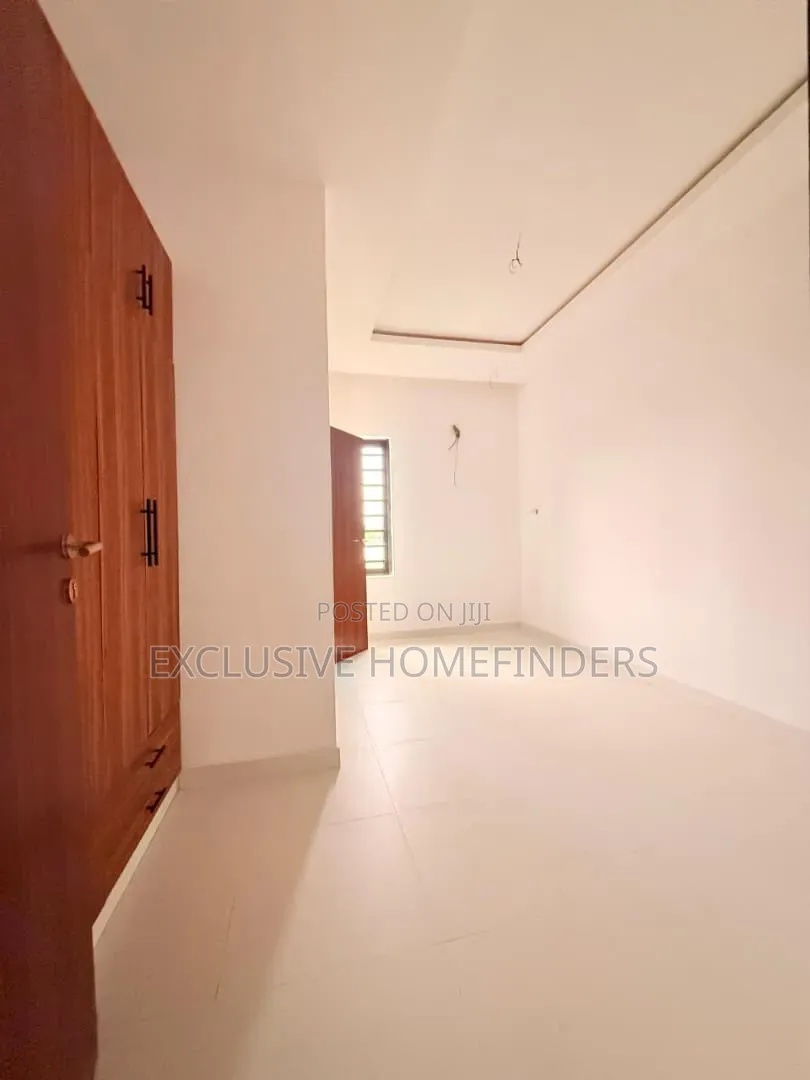 3bdrm Duplex in Sherwood Court, Sangotedo for sale in Sangotedo