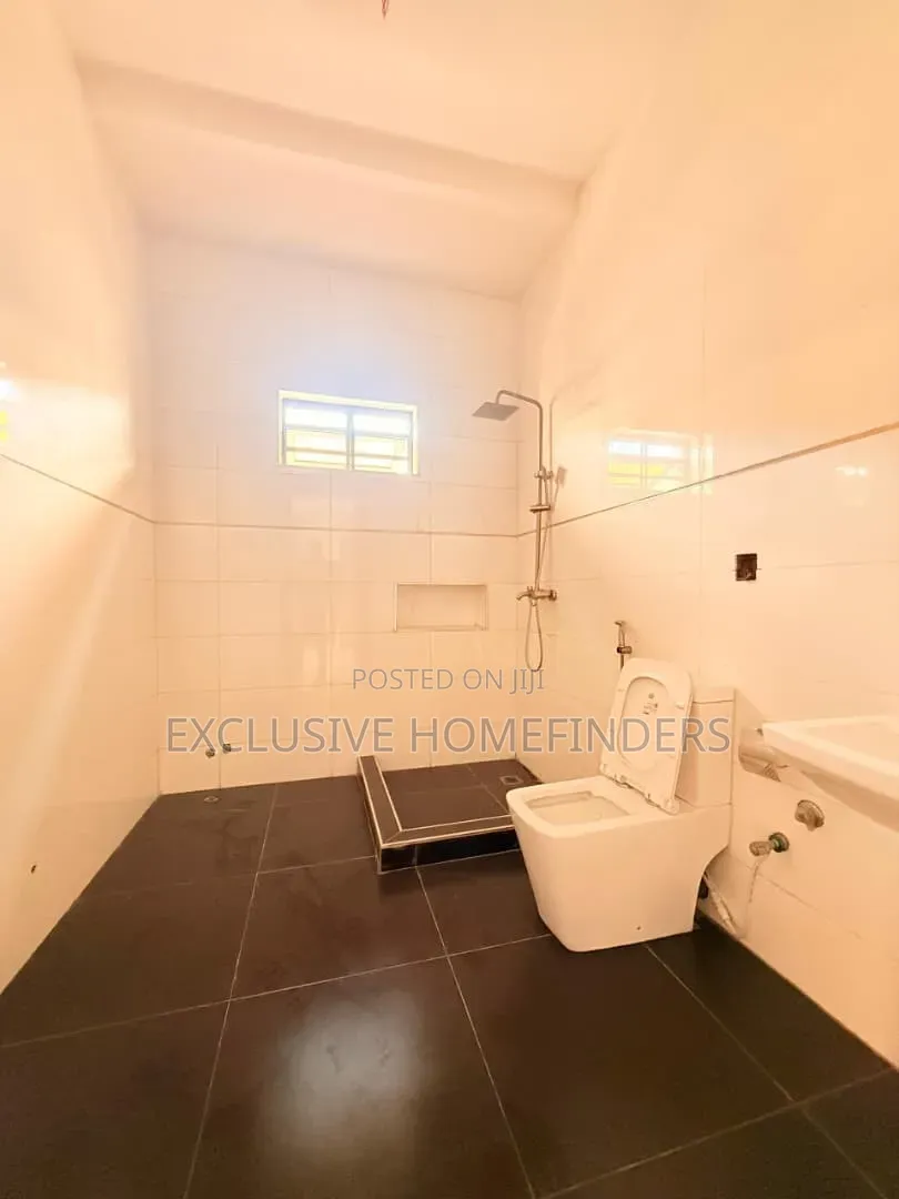 3bdrm Duplex in Sherwood Court, Sangotedo for sale in Sangotedo