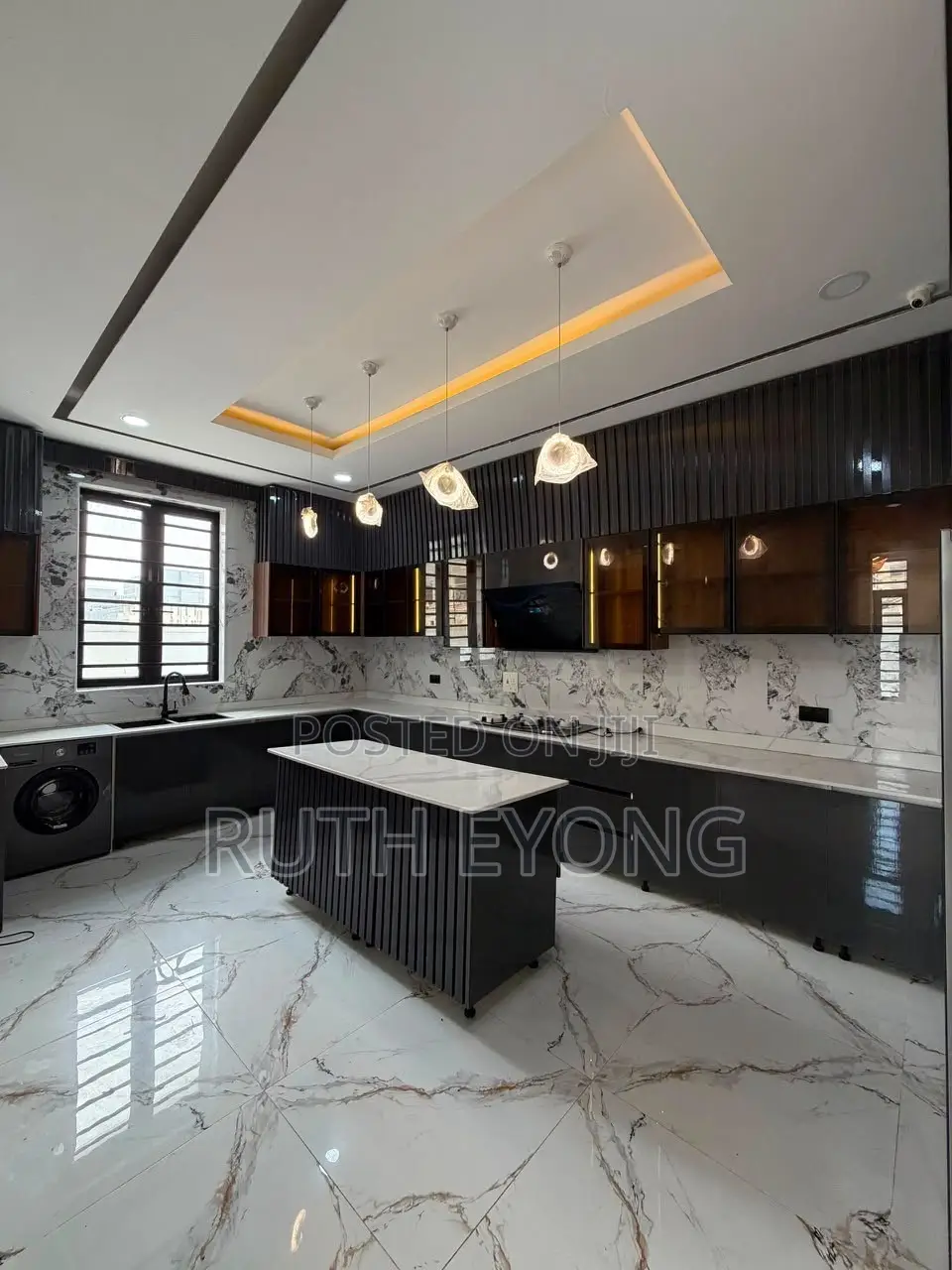 5bdrm House in Lekki for sale in Lekki Phase 1