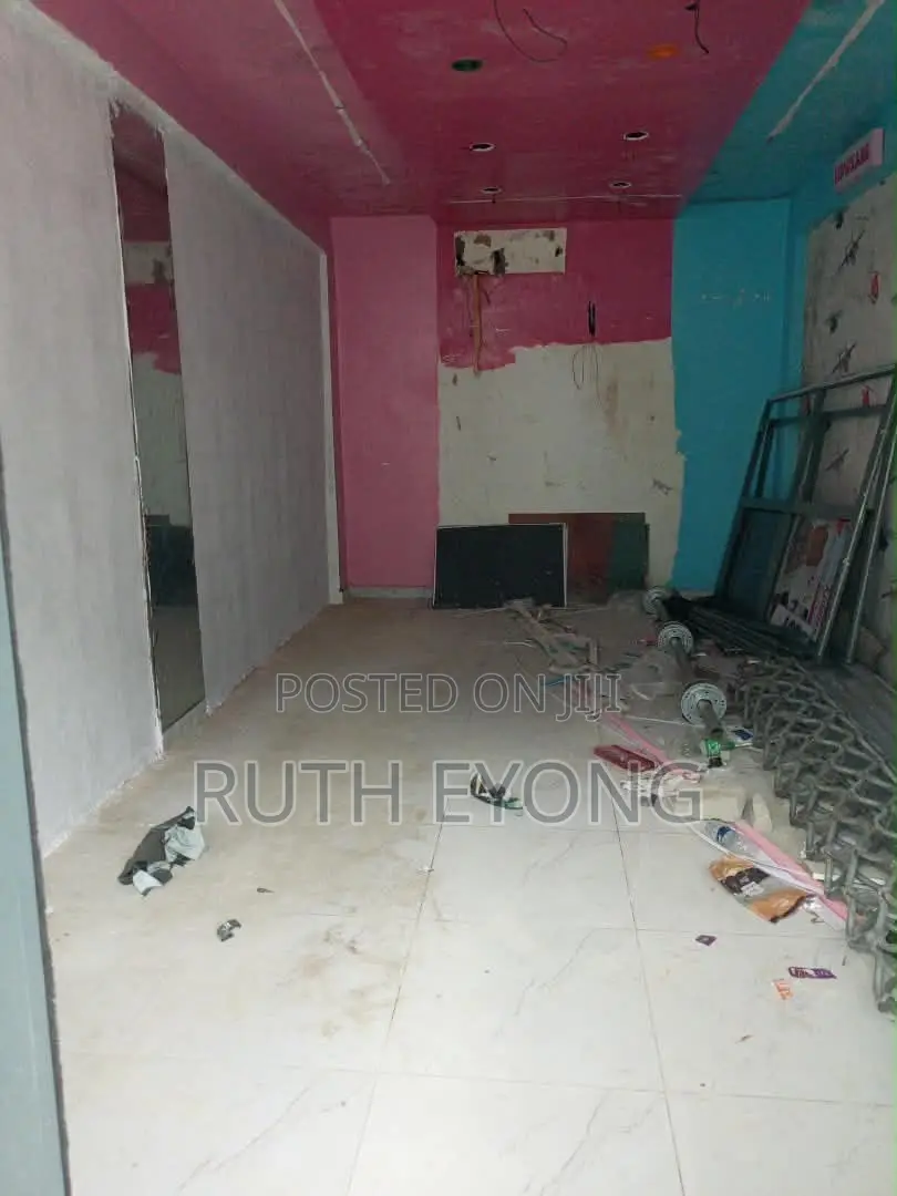 Spacious Shop in Igbo-efon