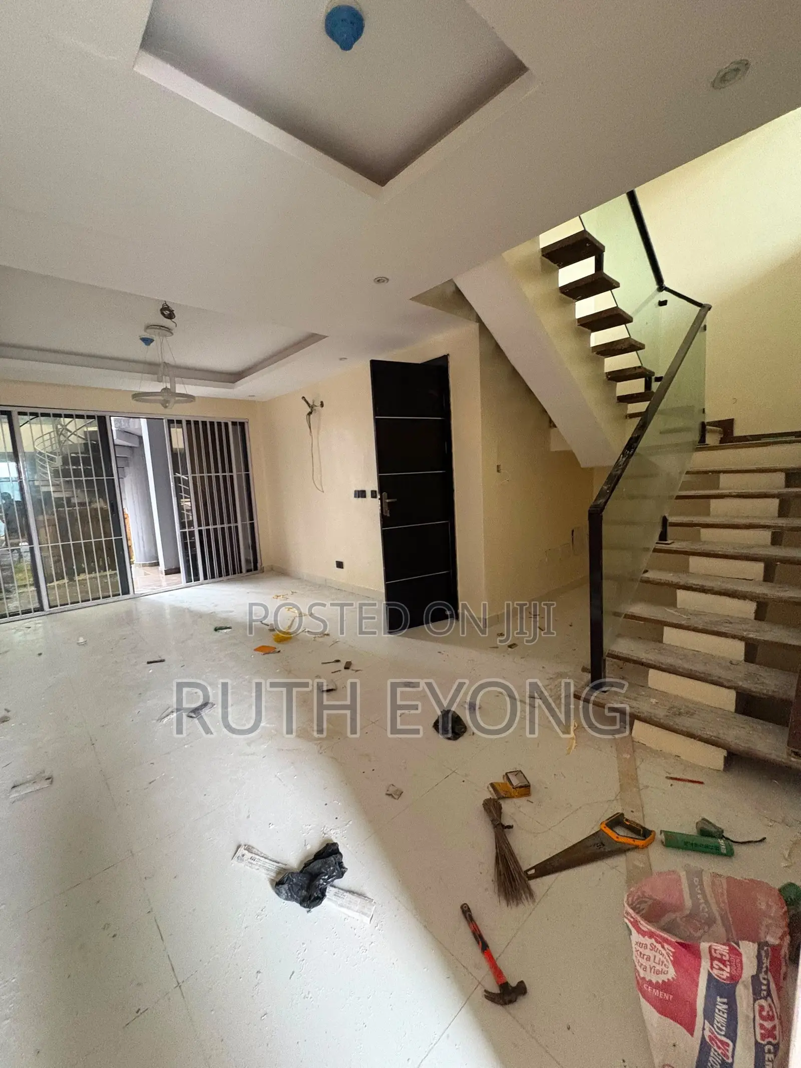 5bdrm House in 𝗧𝘄𝗶𝗻𝗟𝗮𝗸𝗲 𝗘𝘀𝘁𝗮𝘁𝗲, Chevron for rent in Chevron