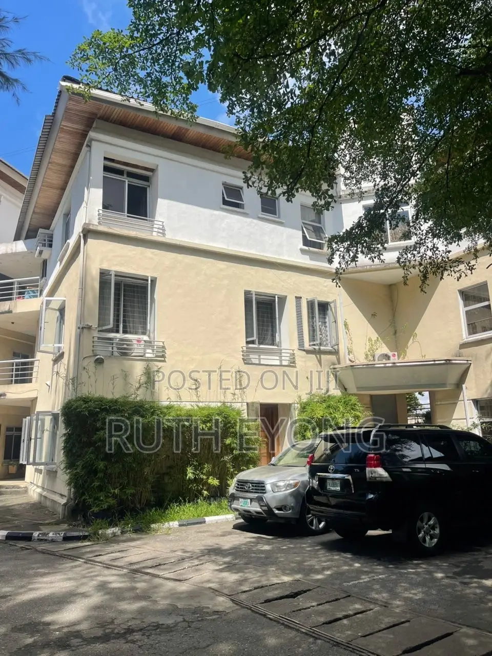 4bdrm House in 𝗢𝗳𝗳a 𝗔𝗱𝗺𝗶𝗿𝗮𝗹𝘁𝘆 𝗪𝗮𝘆,, Lekki Phase 1 for rent in Lekki Phase 1