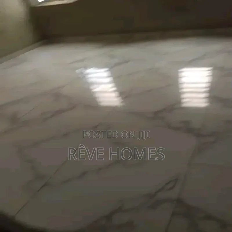 2bdrm Block of Flats in Ebute Metta for rent in Ebute Metta