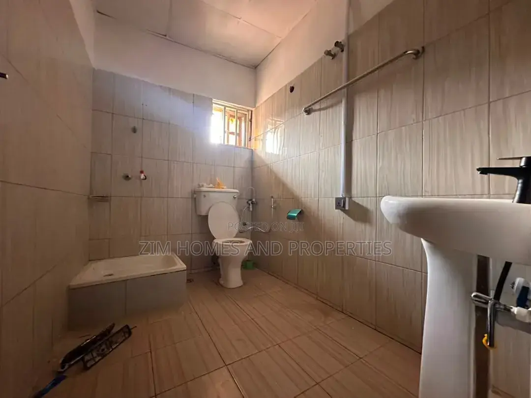 3bdrm Block of Flats in Zim Homes And, Wuye for rent in Wuye