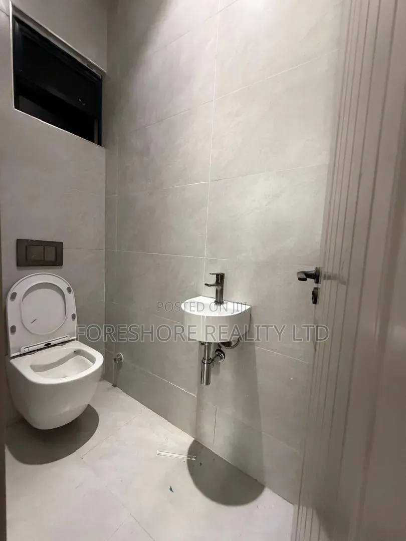 3bdrm Apartment in Allen Avenue for sale in Allen Avenue