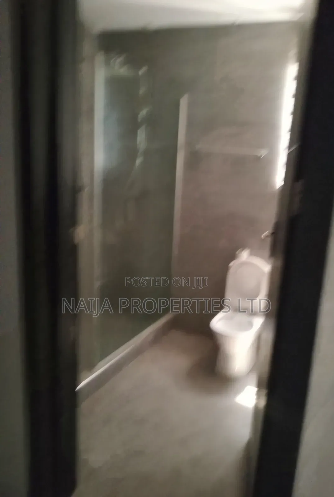 Shortlet Apartment With No Kitchen at Ademola Adetokunbo, V.I for Rent in Ademola Adetokunbo