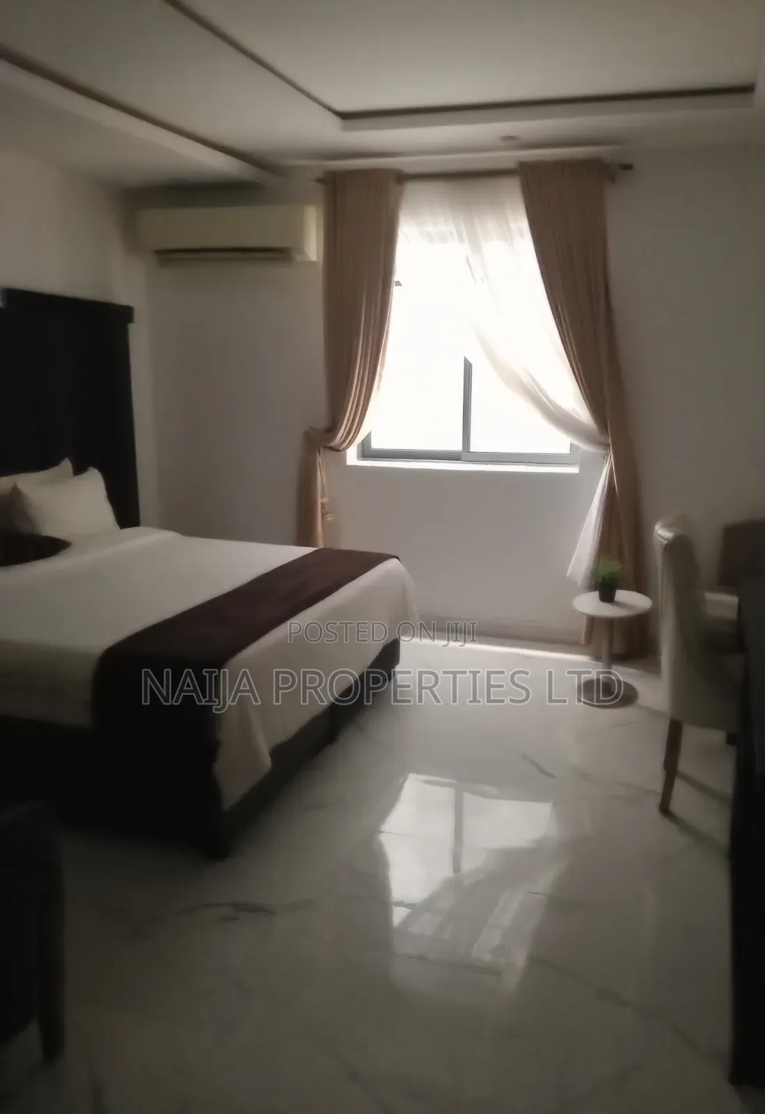 Shortlet Apartment With No Kitchen at Ademola Adetokunbo, V.I for Rent in Ademola Adetokunbo