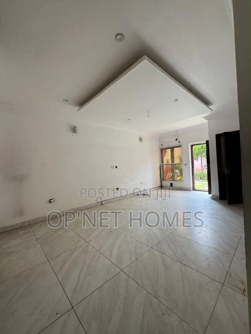 2bdrm Bungalow in Lekki for sale in Lekki