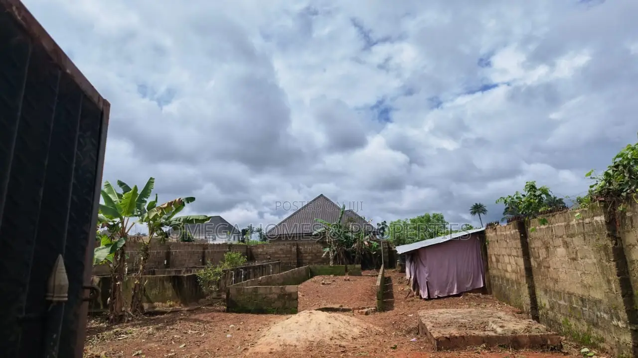 1 Plot Piggery/Poultry Farm Land for Sale – Fenced Developed in Umuahia