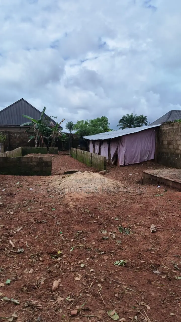 1 Plot Piggery/Poultry Farm Land for Sale – Fenced Developed in Umuahia
