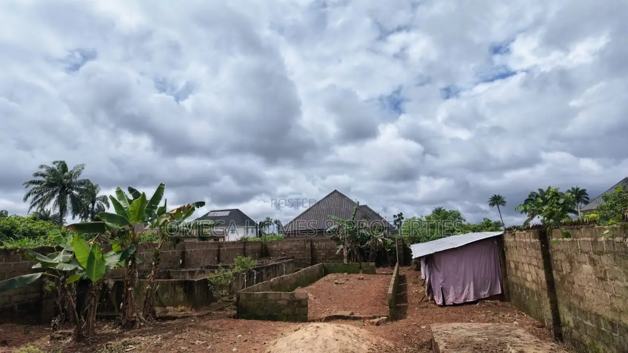 1 Plot Piggery/Poultry Farm Land for Sale – Fenced Developed in Umuahia