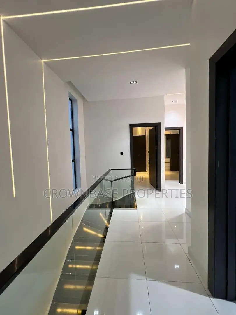 5bdrm Duplex in Sangotedo for sale in Sangotedo