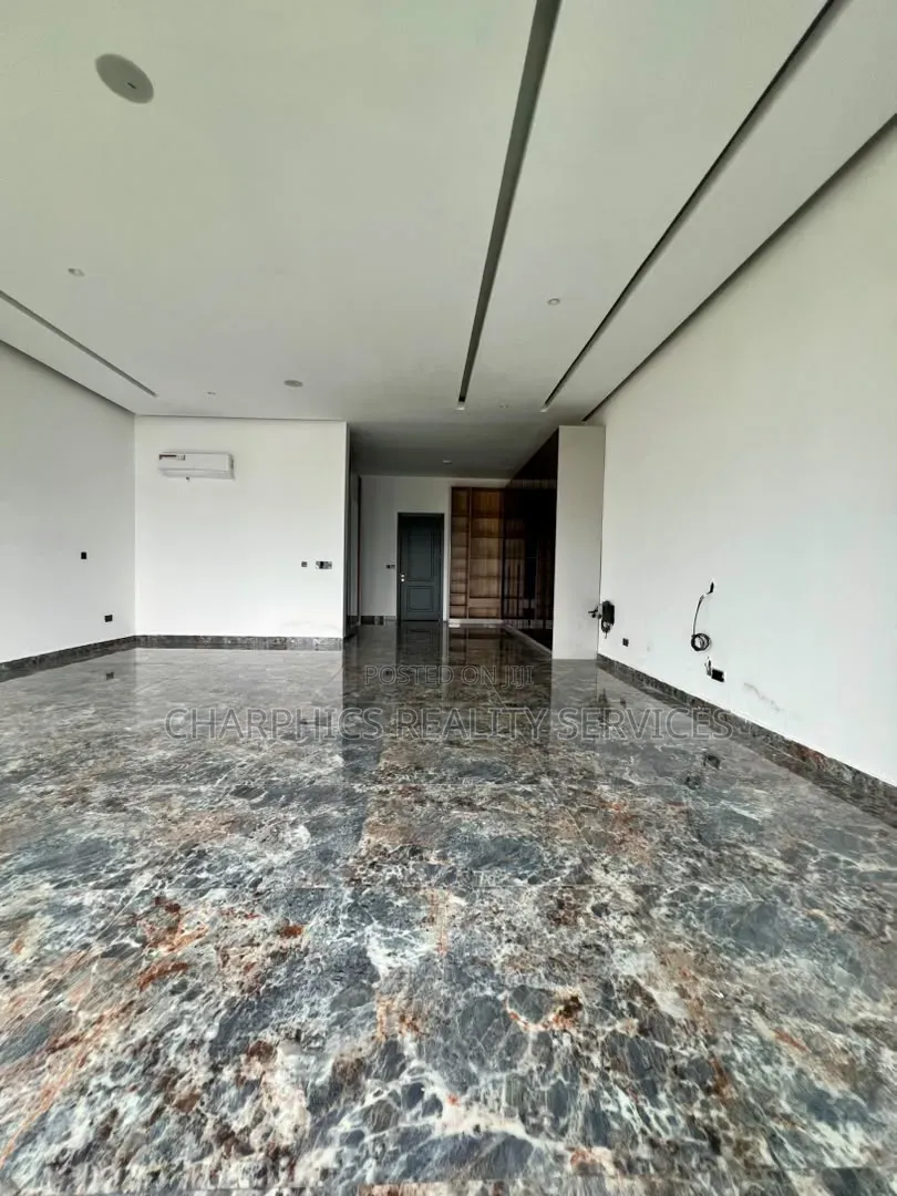 5bdrm Duplex in VGC / Ajah for sale in VGC / Ajah
