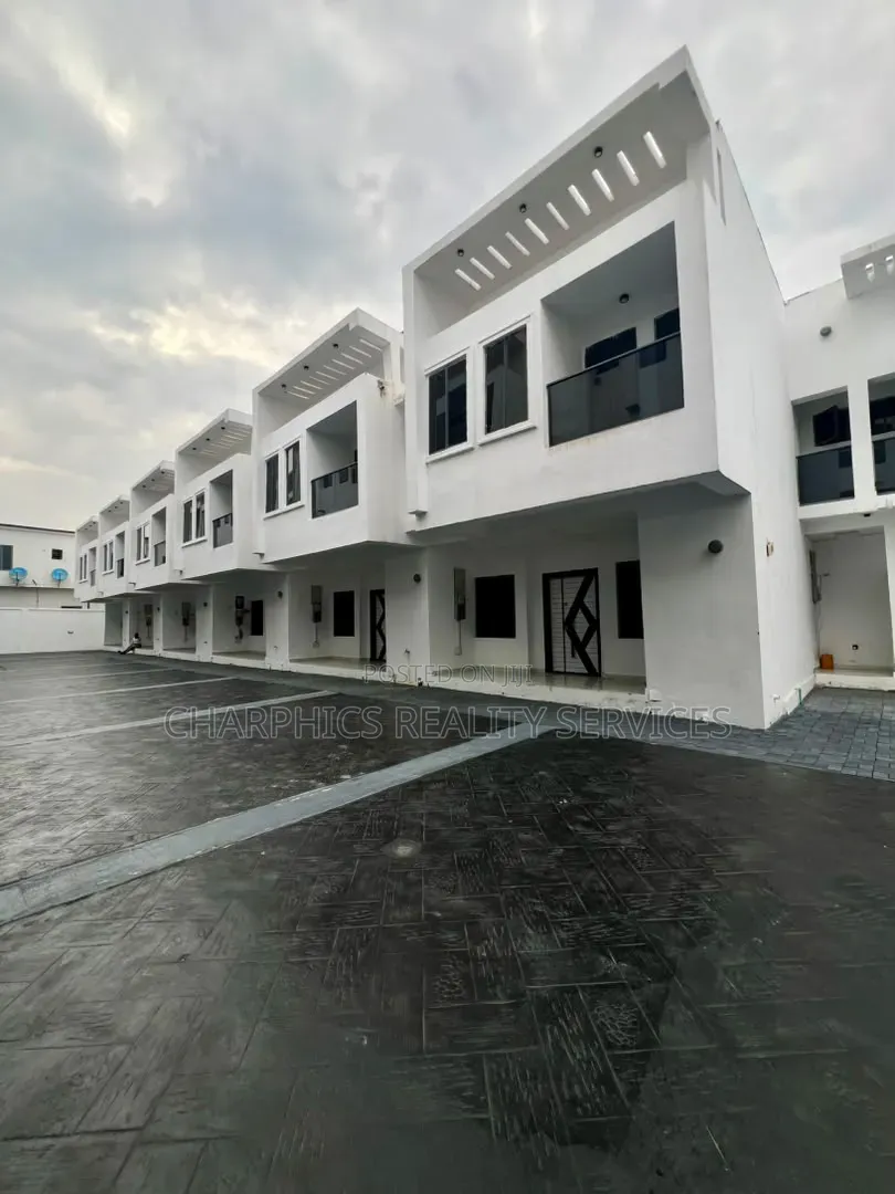 3bdrm Duplex in Lekki Phase 2 for sale in Lekki Phase 2