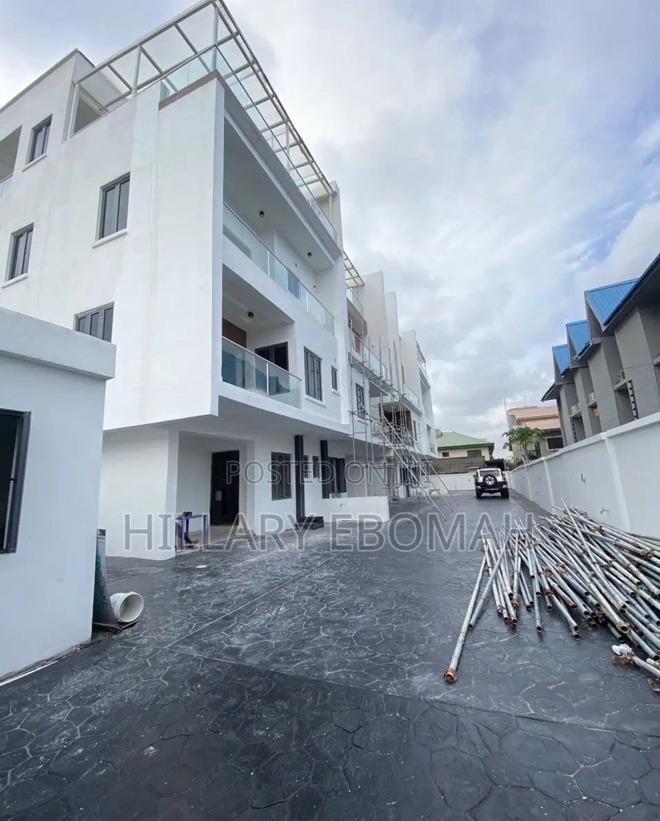 4bdrm Duplex in Lekki Phase 1 for rent in Lekki Phase 1
