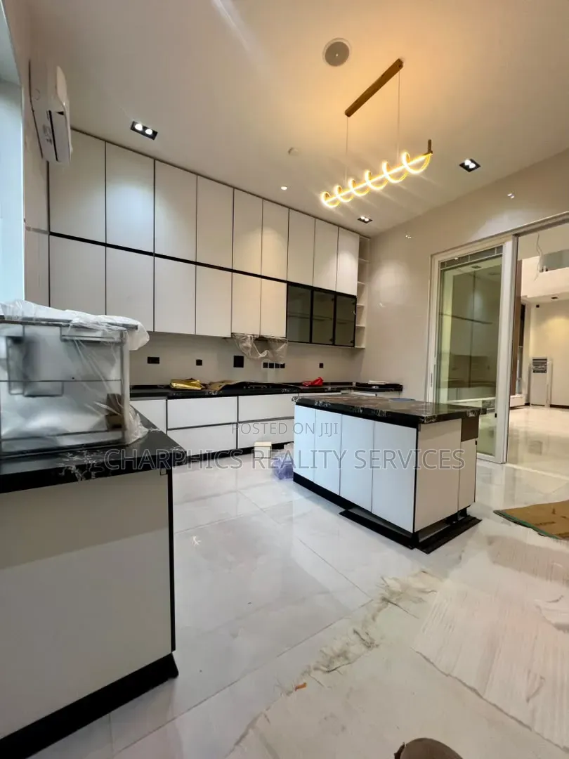 5bdrm Duplex in Old Ikoyi for sale in Old Ikoyi