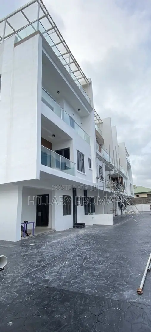 4bdrm Duplex in Lekki Phase 1 for rent in Lekki Phase 1