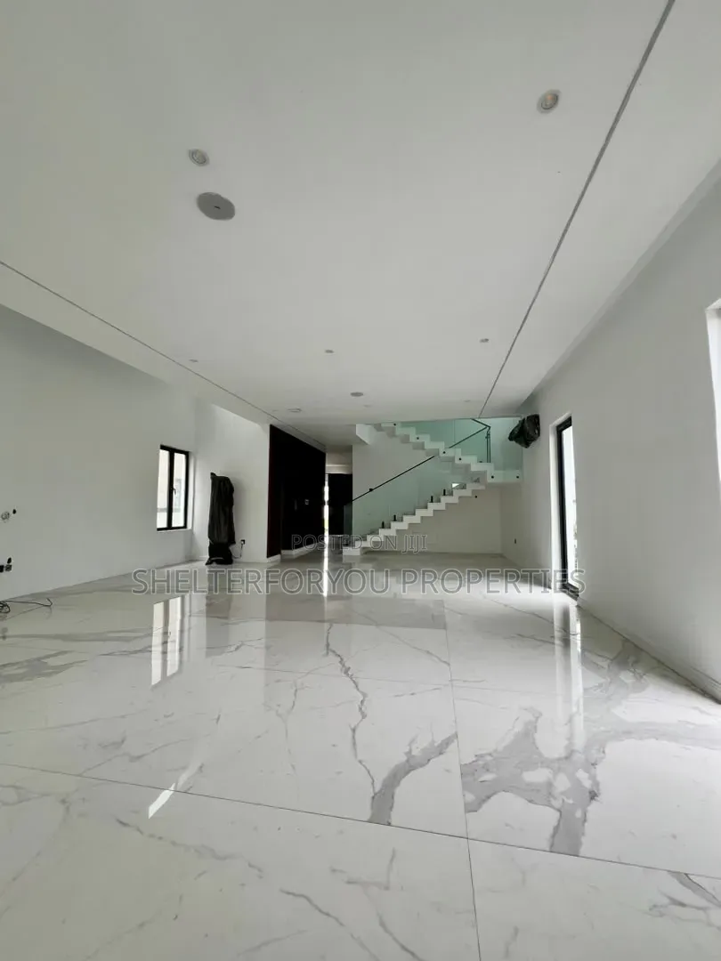 5bdrm Duplex in VGC / Ajah for sale in VGC / Ajah
