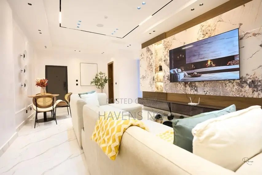 2-Bedroom Apartment With Gym, Pool City View in Banana Island