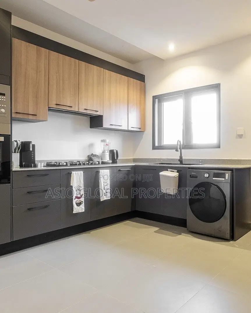 2-Bedroom Luxury Apartment With Pool/Gym/ Workstation in Lekki Phase 1 in Lekki Phase 1
