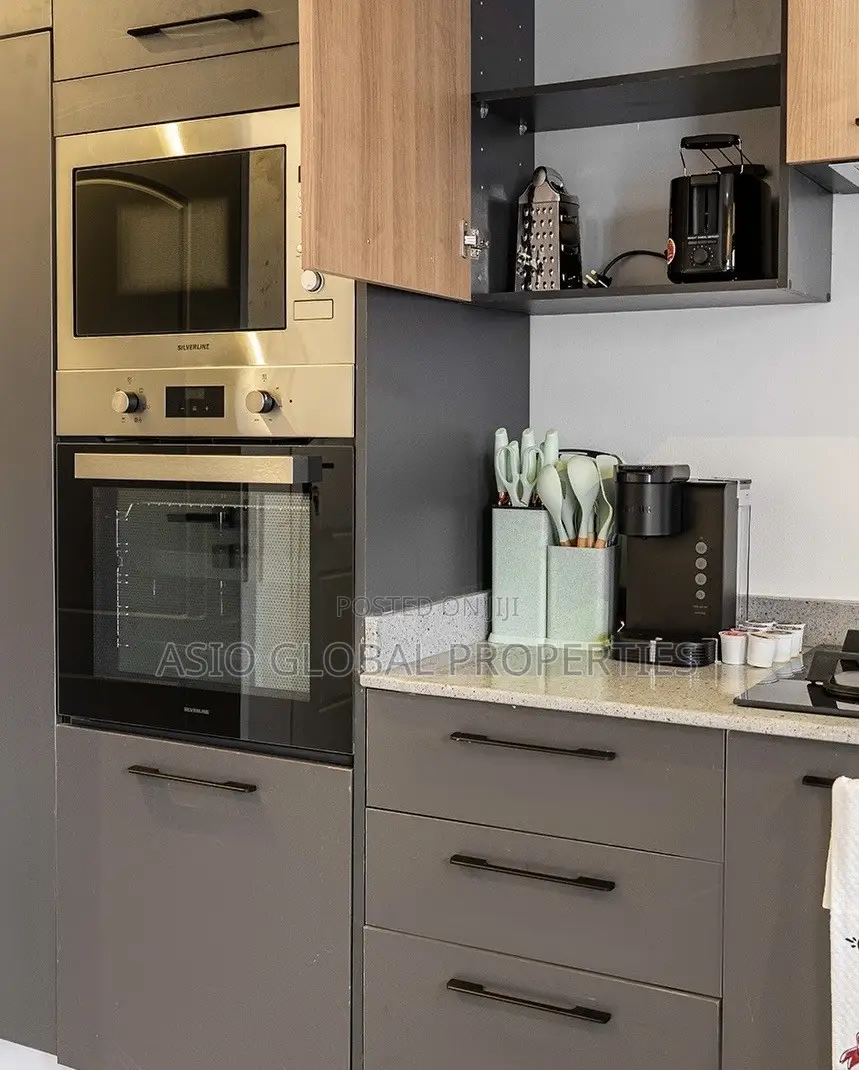 2-Bedroom Luxury Apartment With Pool/Gym/ Workstation in Lekki Phase 1 in Lekki Phase 1