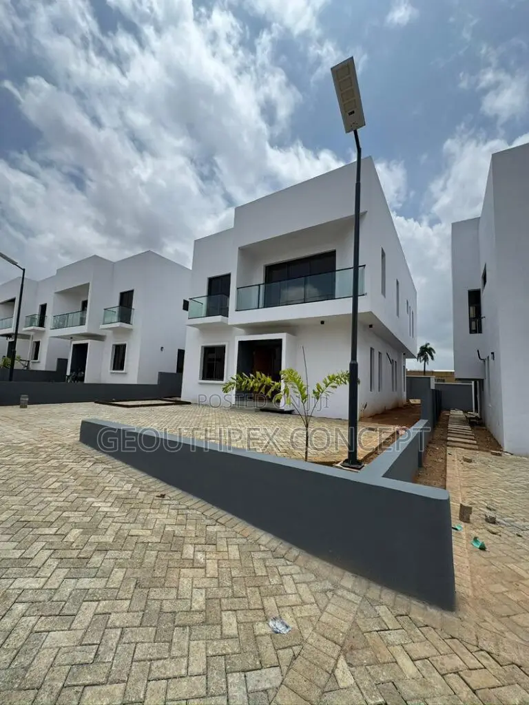 4bdrm Duplex in Rotimi Williams, Old Bodija for sale in Old Bodija