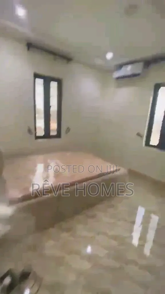 Mini Flat in Adekunle for rent in Adekunle