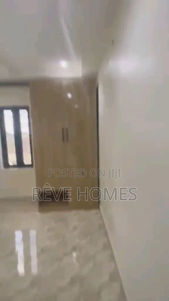 Mini Flat in Adekunle for rent in Adekunle