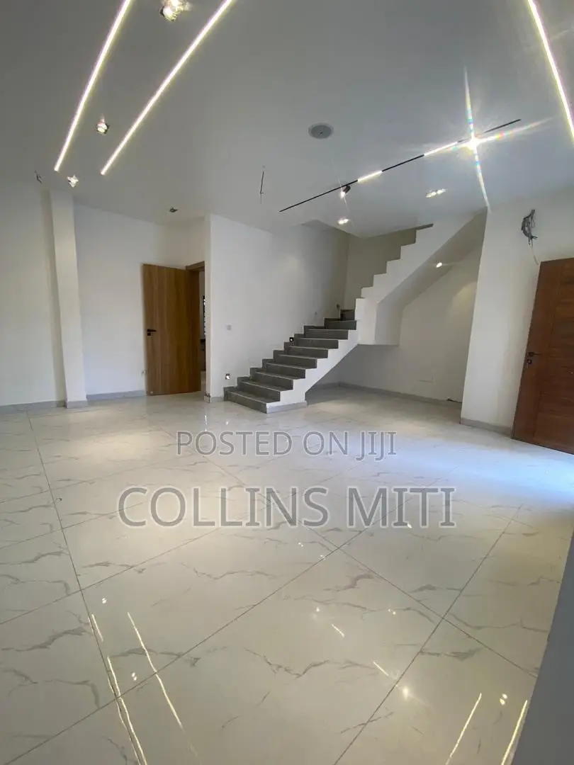 4bdrm Duplex in A Serene Estate, Lekki Phase 1 for sale in Lekki Phase 1