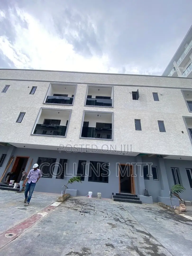 4bdrm Duplex in A Serene Estate, Lekki Phase 1 for sale in Lekki Phase 1