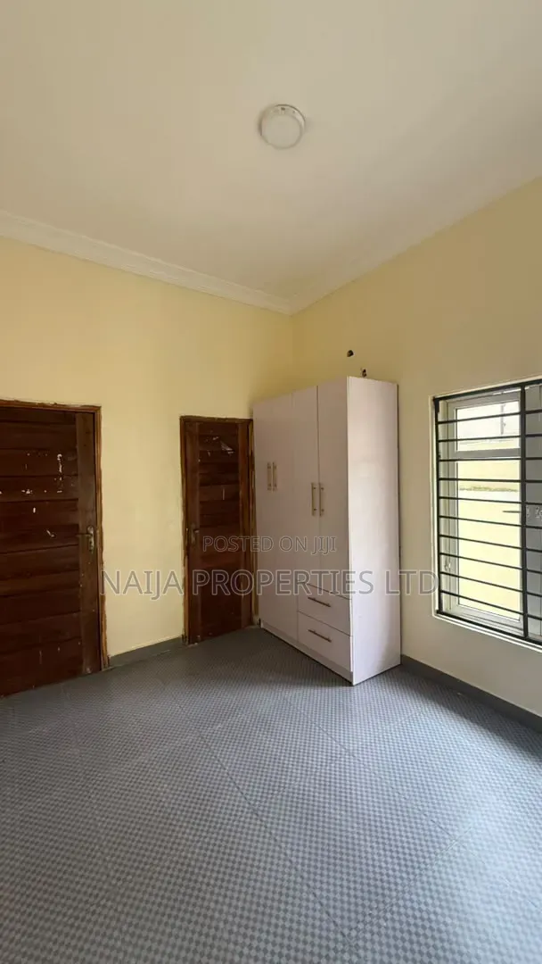 5bdrm Duplex in Ikota for rent in Ikota