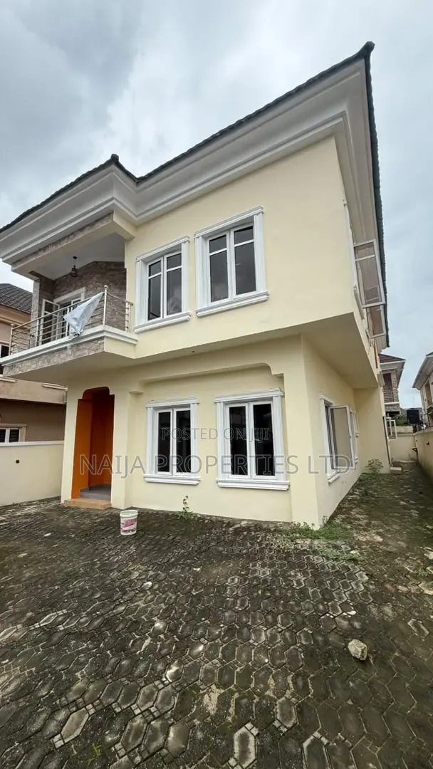 5bdrm Duplex in Ikota for rent in Ikota