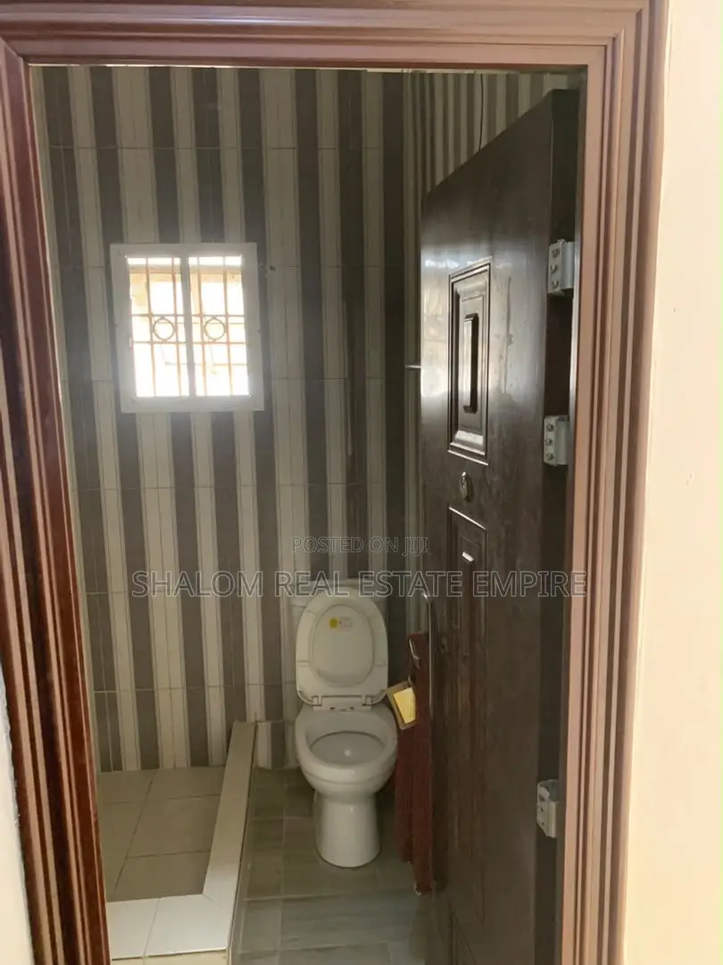 3bdrm Apartment in Omole Phase2 for rent in Omole Phase 2