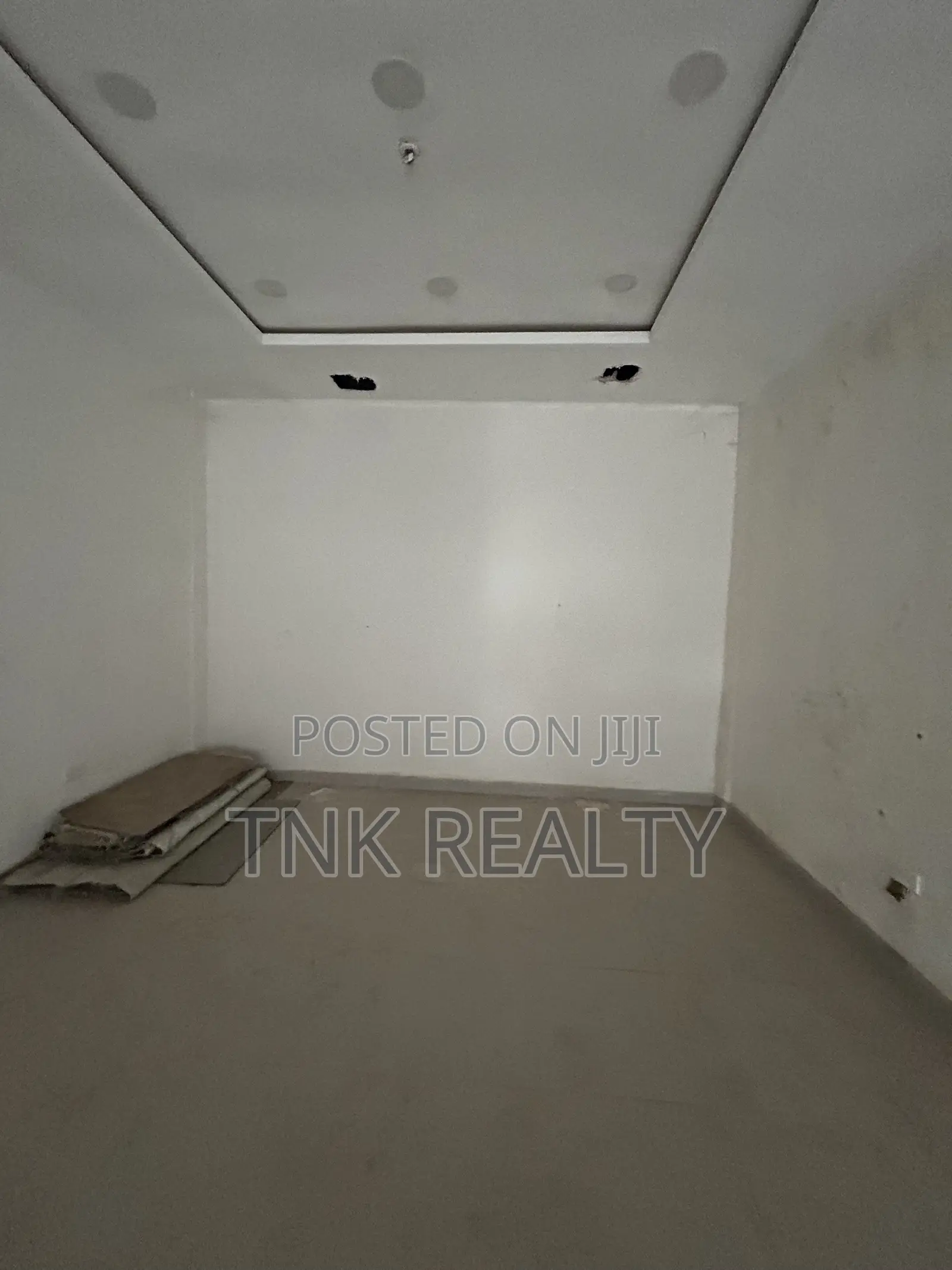 Shop Space for Rent in Wuse 2 in Wuse 2