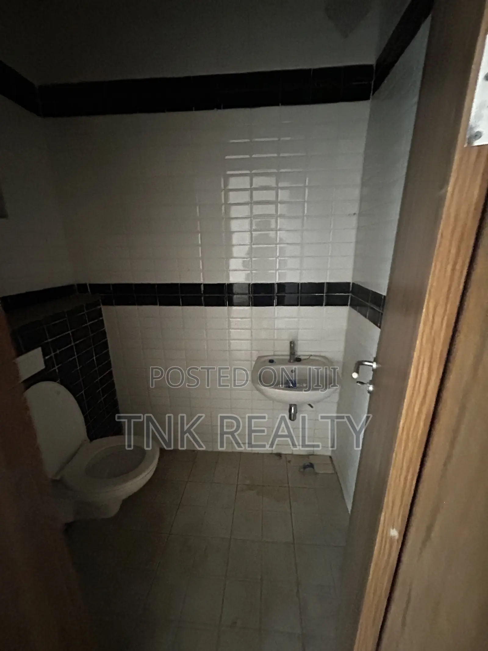 Office Space for Sale in Wuse 2 in Wuse 2