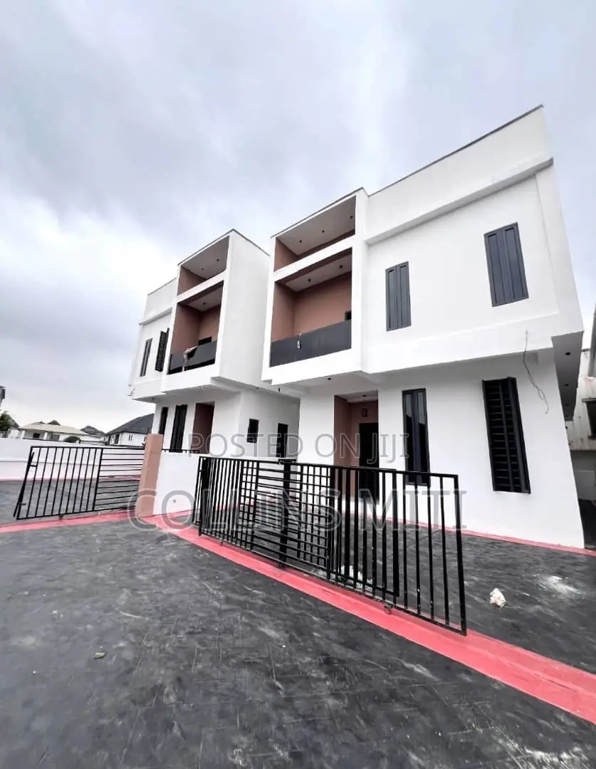 4bdrm Duplex in Thomas Estate for sale in Thomas Estate