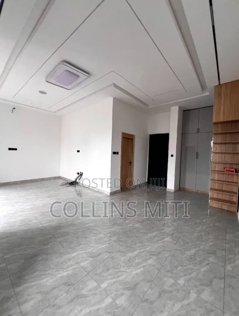 4bdrm Duplex in Thomas Estate for sale in Thomas Estate