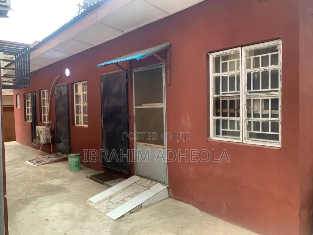 3bdrm Block of Flats in Allen for sale in Allen Avenue