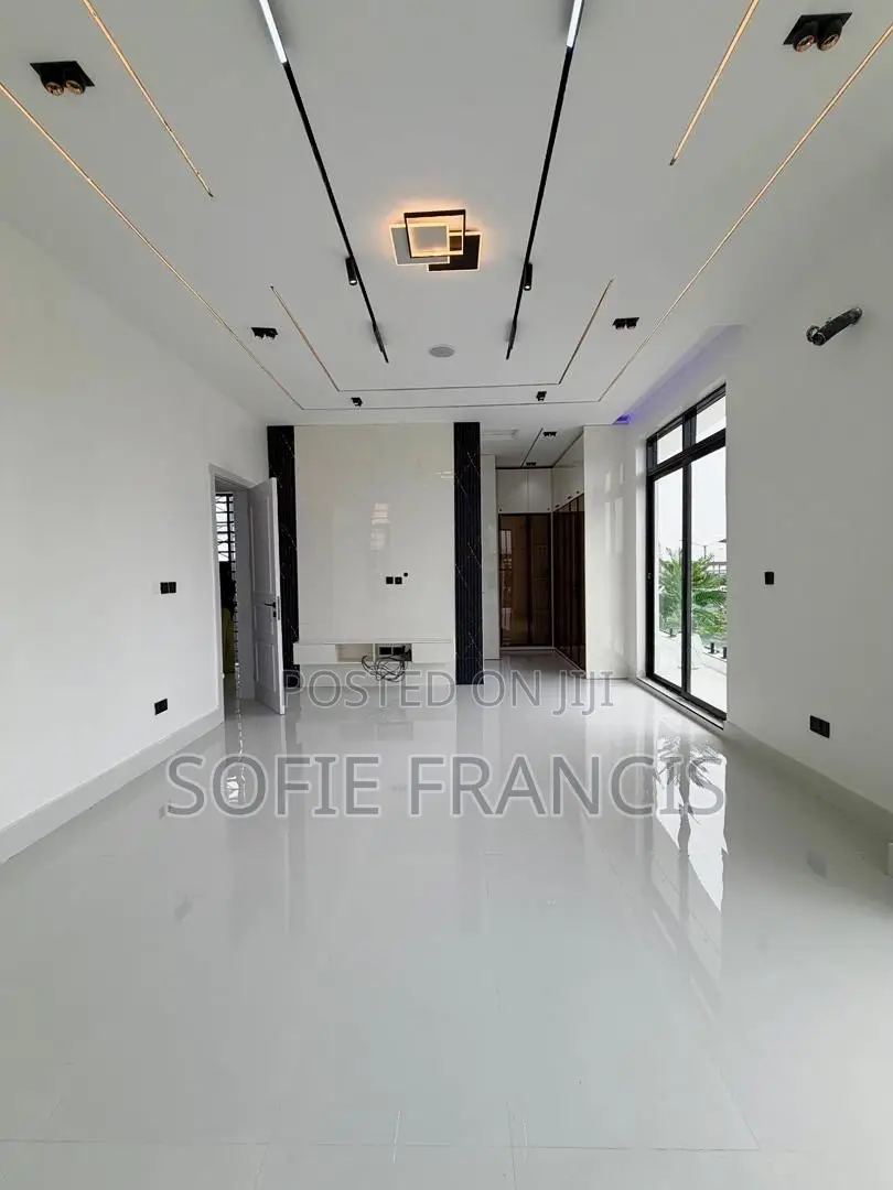 5bdrm Duplex in Sangotedo for sale in Sangotedo