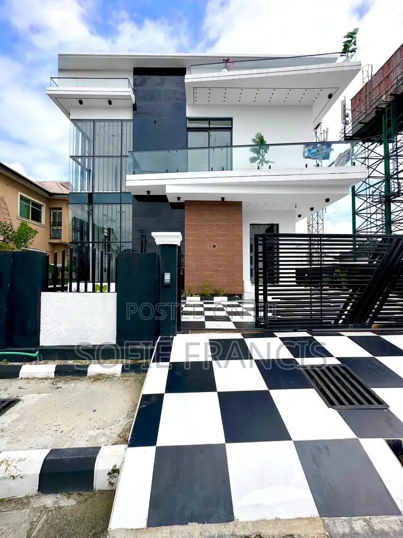 5bdrm Duplex in Sangotedo for sale in Sangotedo