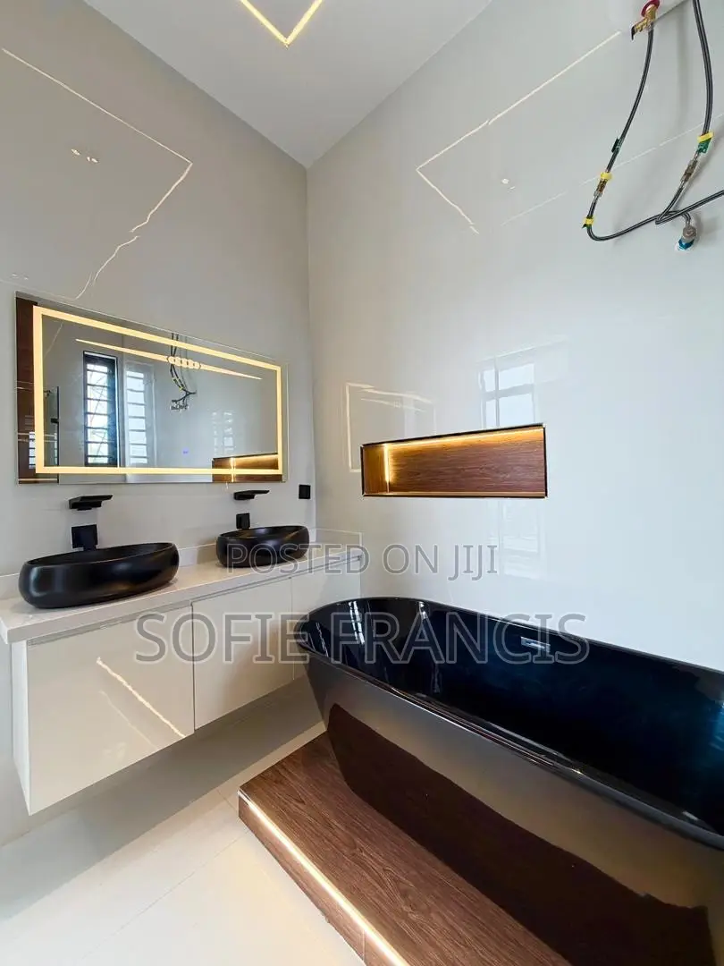 5bdrm Duplex in Sangotedo for sale in Sangotedo