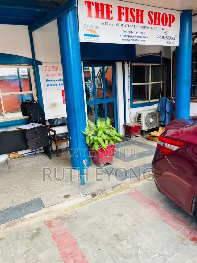 Spacious Shop in Lekki Phase 1